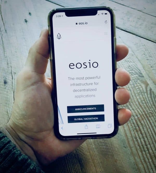 iPhone上的EOS.io